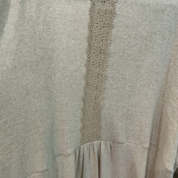Maurices beige mixed material cardigan. Size 2x - Picture 3 of 5